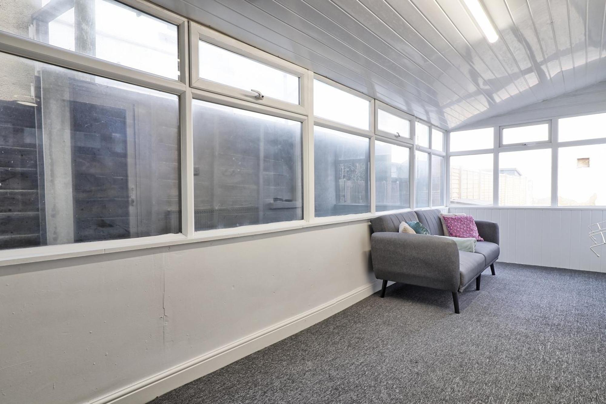 Beautiful Spacious Four Bedroom House With Parking For 2 Cars, 5 Minute Walk To Southend Station מראה חיצוני תמונה
