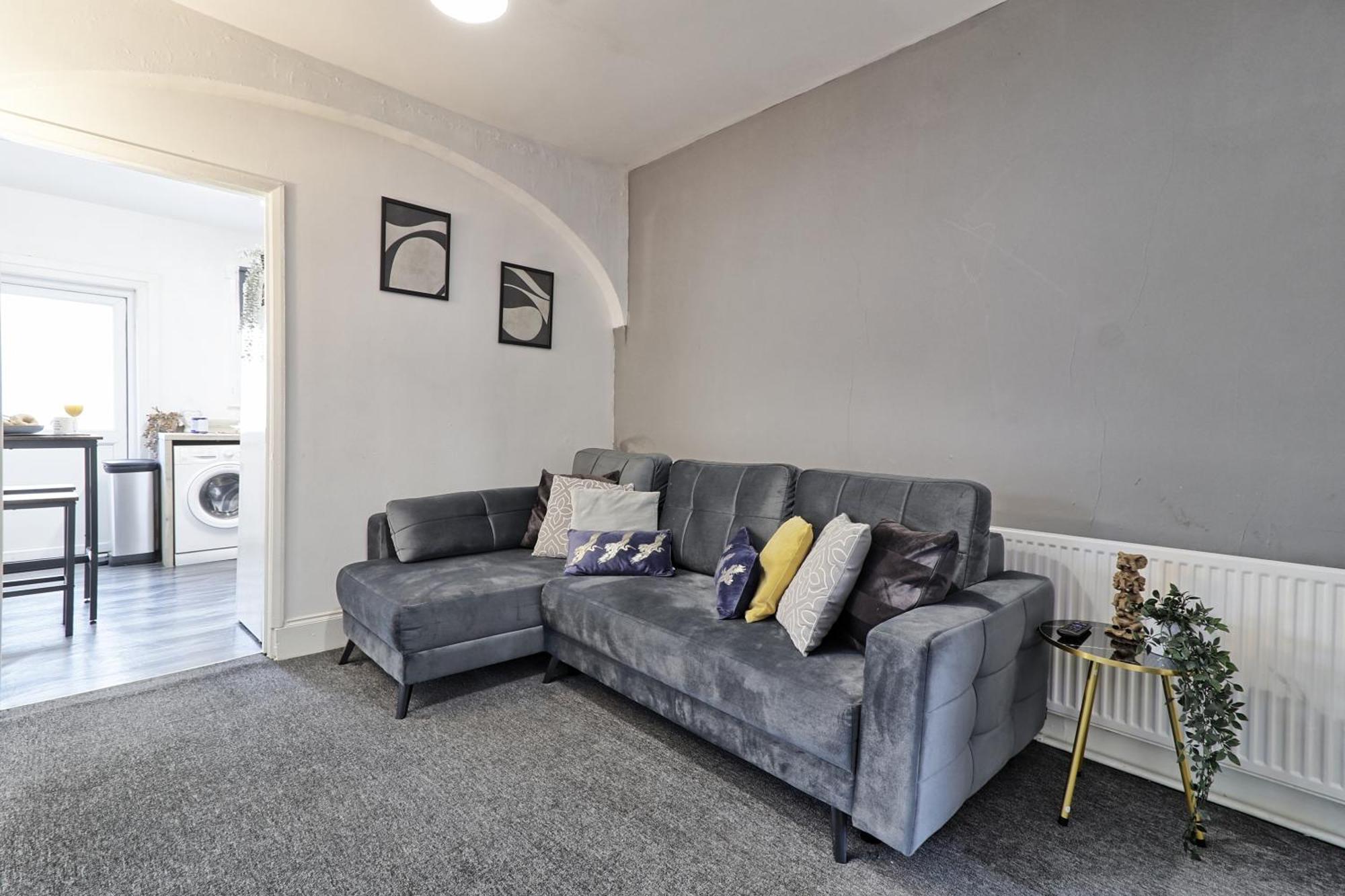 Beautiful Spacious Four Bedroom House With Parking For 2 Cars, 5 Minute Walk To Southend Station מראה חיצוני תמונה